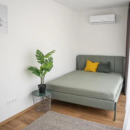 Diamond Luxury Apartment *